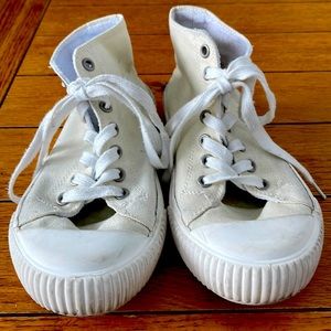 Tennis shoes for women